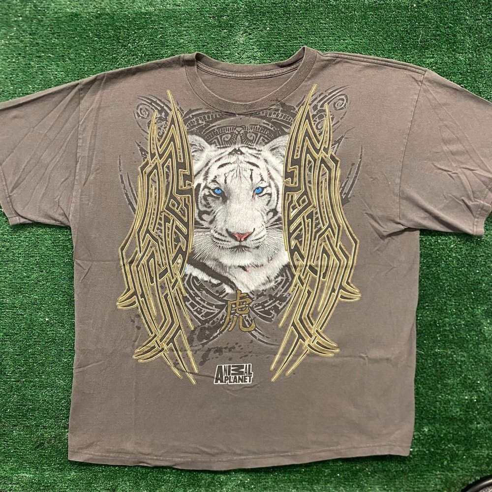 Vintage Y2K Snow Tiger Tribal Shirt Animal Planet Nature Tee